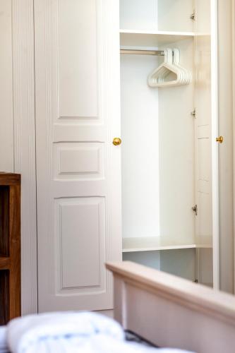 Templova 6 Old Town Apartment - image 5