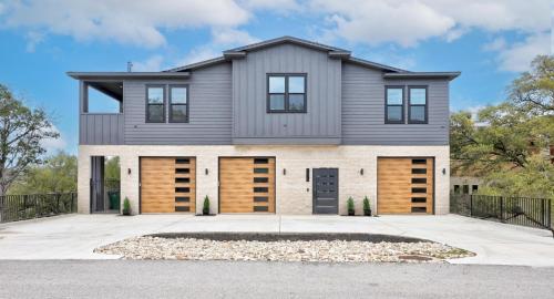 Lakefront Retreat with Heated Swim Spa, Lakefront in Lago Vista (TX)