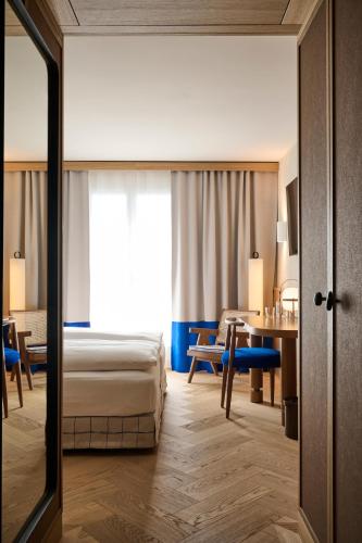 2 twin beds
