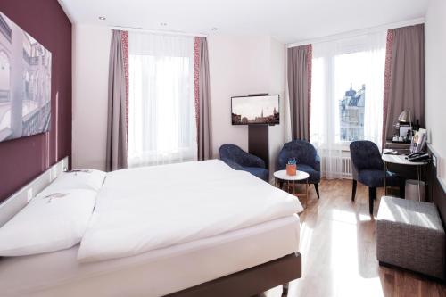 1 queen bed