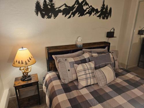 Heavenly Stagecoach Ski Retreat - image 10
