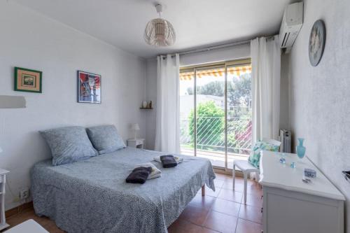 Bright 3 Apartment Near The Sea With Balcony - image 3