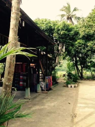 Linh Soi Homestay Linh Soi Homestay is conveniently located in the popular Mai Chau area. Offering a variety of facilities and services, the property provides all you need for a good nights sleep. Service-minded staff