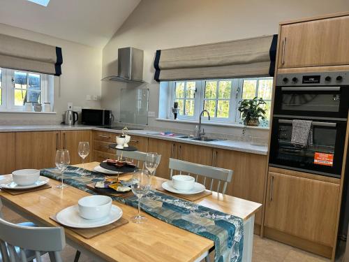 The Lodge - Elegant Peaceful Countryside Escape in Devizes