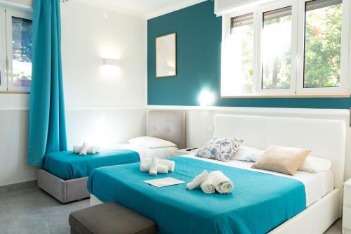 1 queen bed, 1 twin bed
