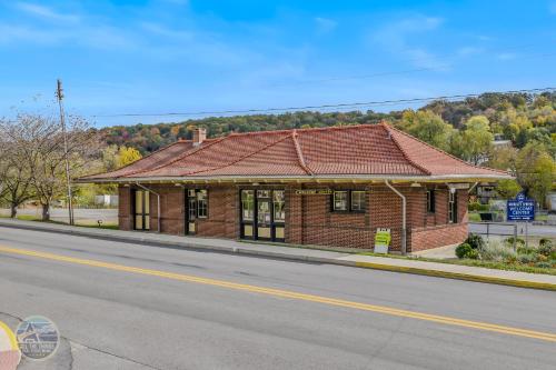 Manor at Berkeley Springs - image 14