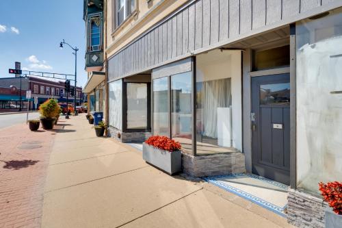 Walkable Racine Retreat! 1 Mi to Lake Michigan in Racine (Wisconsin)