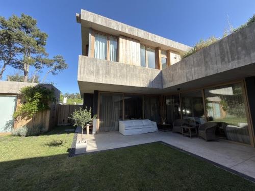 Casa Cami - Casa en Bosque Peralta Ramos Para 6 PAX Con parrilla - Hola Sur