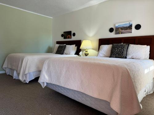 stone village tourist camp in Fort Davis (TX)