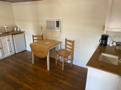 stone village tourist camp in Fort Davis (TX)