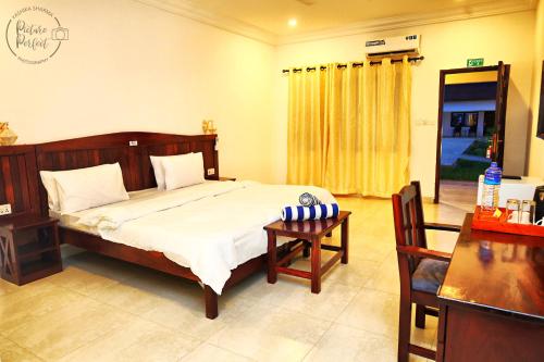 The Haven Sun N' Fun Hotel in North Bank