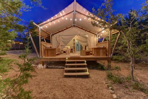 Glamping Getaway on Winery in Hill Country in Džonsonsitija (TX)