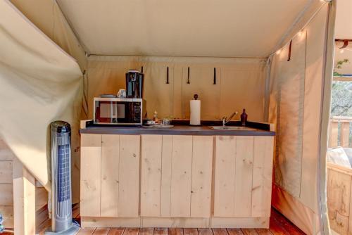 Glamping Getaway on Winery in Hill Country in Džonsonsitija (TX)