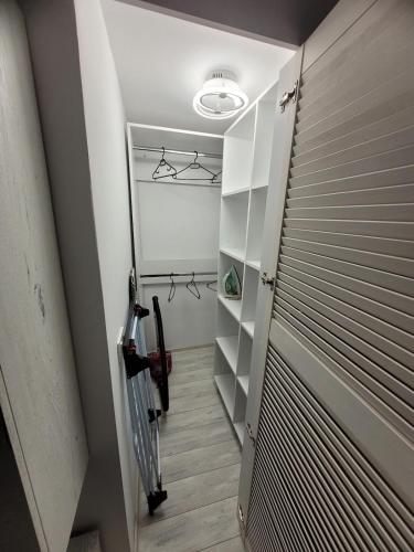 Petrila Casa Lumi 2-Star Single Room pool