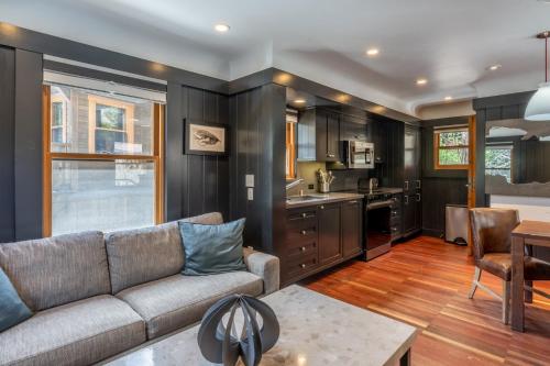 Cedar Crest - Woodpecker Cottage 7 in Homewood (CA)