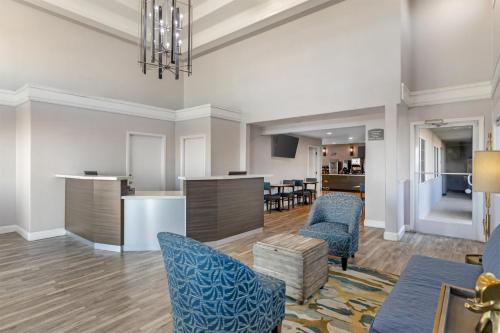 Best Western Kettleman City Inn & Suites - image 10