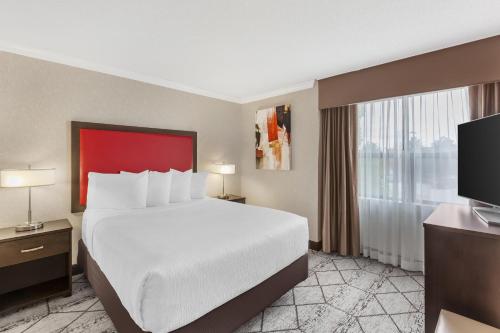 . Best Western Plus Rose City Suites