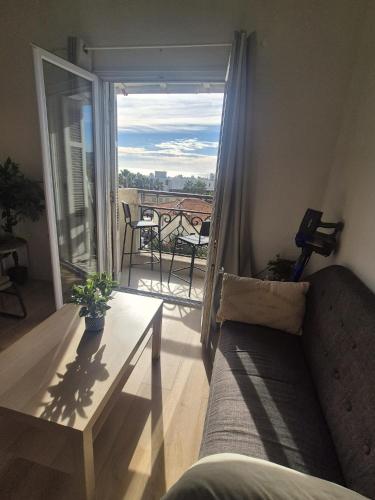 Le Nid d Azur Duplex vue Mer Centre Ville in Жуан ле Пен