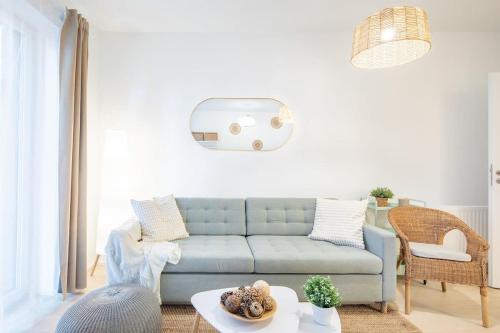 Central - Comfy - NEW - image 3