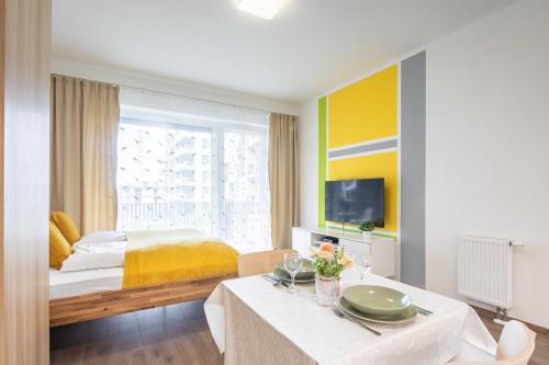 Balcony - Modern - Comfy - image 13