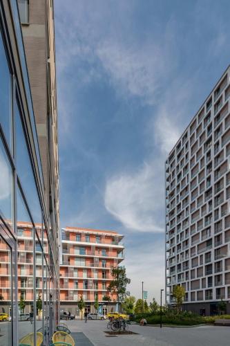 Balcony - Modern - Comfy - image 8