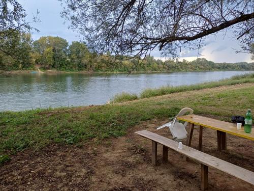 Kuća za odmor na rijeci Savi (Kuca za odmor na rijeci Savi) in Novska