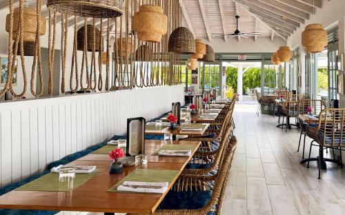Restaurante, South Point Hotel Inc in Christ Church