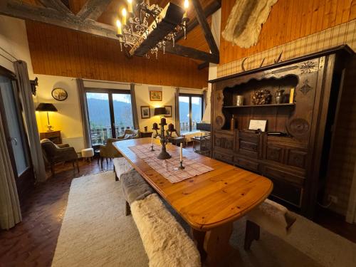 Grand chalet cosy, sauna & vue de rêve (Grand chalet cosy, sauna & vue de reve) in Ban-sur-Meurthe-Clefcy