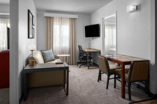 2 bedrooms, 3 beds