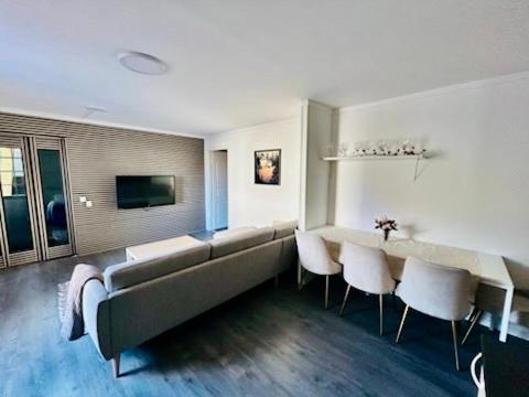 Villa med 3 sovrum – khách sạn tại Backa