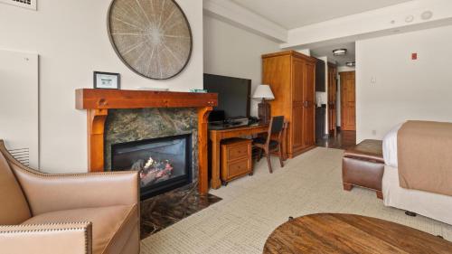 319 Lodge At Spruce Peak Ski In Ski In Ski Out King Studio in Stowe, USA