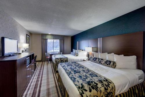 2 queen beds