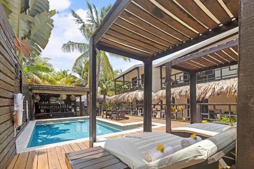 Piscine, Caribbean Beach Cabanas in Placencia