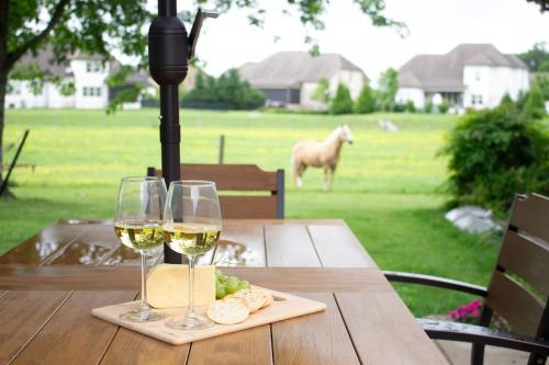 Hidden Gem Farm Homestead Sleeps 12 &Fresh Produce