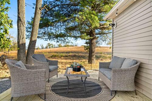 Pond Haven Retreat Wood-Burning HotTub & FirePit in Mt Bethel (PA)