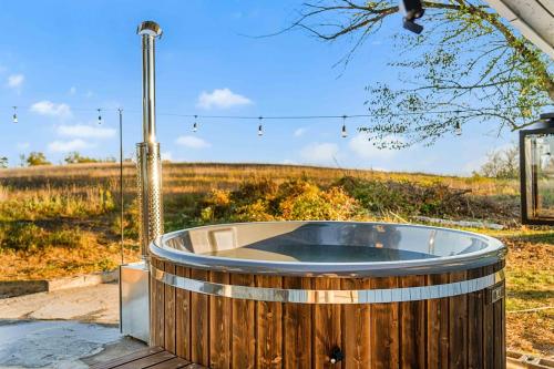 Pond Haven Retreat Wood-Burning HotTub & FirePit in Mt Bethel (PA)