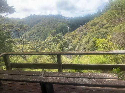 Simple Cabin, Kuaotunu - Peaceful, Affordable Stay in Whitianga