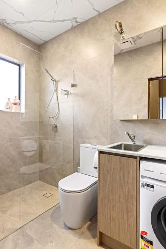 Bathroom, Inviting Single Room in Belmore - Everything with Reach - Shared Bathroom in Marrickville
