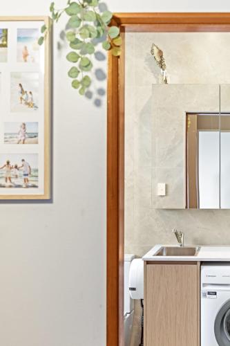 Inviting Single Room in Belmore - Everything with Reach - Shared Bathroom in Marrickville