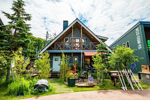 薪ストーブが体験できるログハウス #貸別荘 #一棟貸切 #グループ旅行や家族旅行におすすめ #札幌市内から好アクセス #満天の星空 #木の香り #BESS札幌 #cape