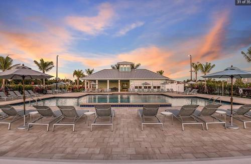 Garden Breeze Retreat in 東那不勒斯