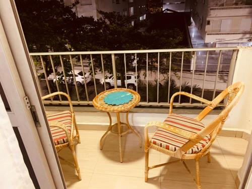 Confortável apto próx a praia – khách sạn tại Barra Funda
