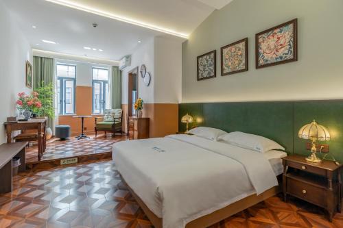 TeaHouse Hotel - image 2