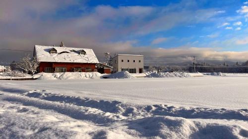 Farm To Table NORICHIE雪景色の貸切宿1日1組限定 自家農園と地元食材の夕朝食付