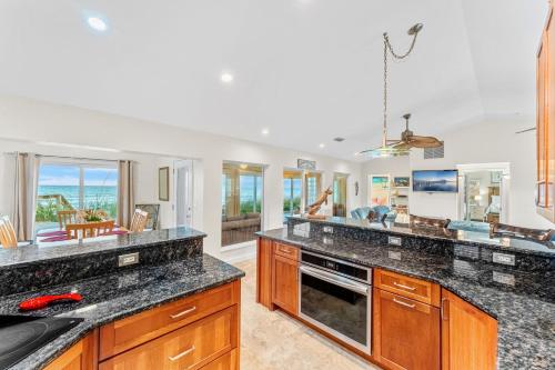 Iekārtas, 3435 S Highway A1A in Melburnas pludmale (FL)