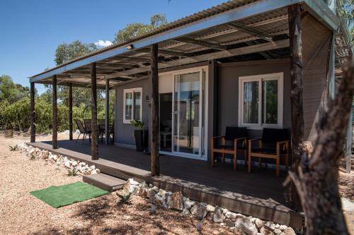 A szálláshely kívülről, The Holiday Hut in Lightning Ridge