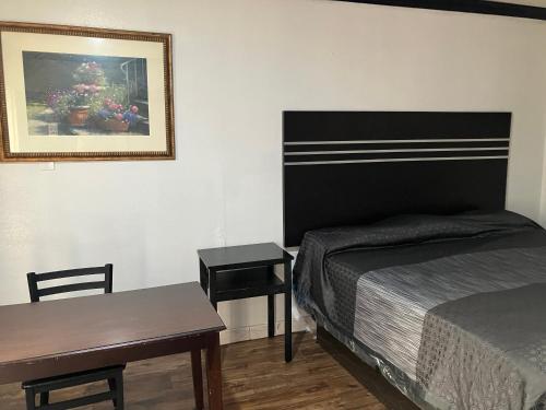 Budget Host Inn – Arlington, TX