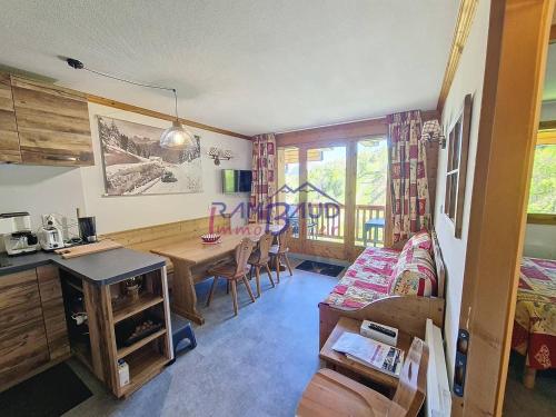 F4 Duplex 6-8 pers - Pied de piste - Piscine - Parking - WiFi - FR-1-854-37