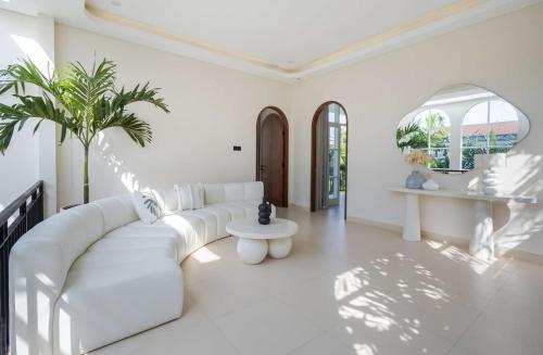 Luxury 3BR Villa in Canggu with Private Pool - 1-Min to Beach 여행 추천 - 로드트립