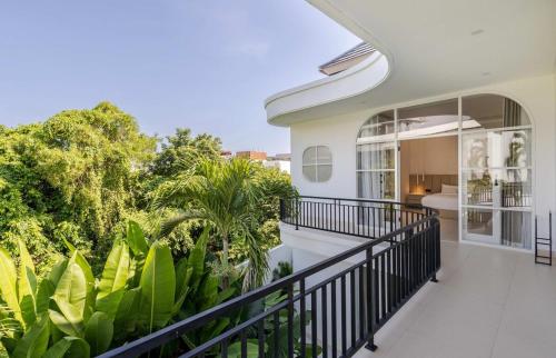 Luxury 3BR Villa in Canggu with Private Pool - 1-Min to Beach 여행 추천 - 로드트립